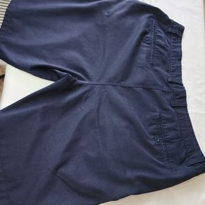 O'NEILL BLUE SHORTS SIZE 38 in good condition.